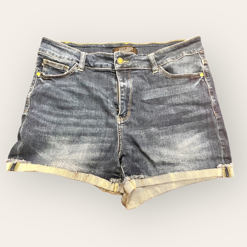 Here Comes The Sun Mid Rise Judy Blue Shorts XL